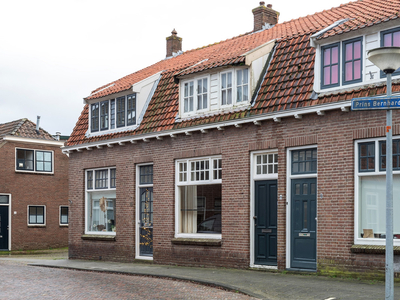 Prins Bernhardstraat 8