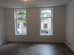 Studio in Haarlem met 2 kamers