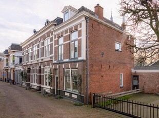 Doelenstraat 1