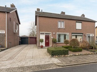 Wethouder Gijsenstraat 10, Buchten