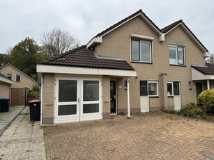 Woonhuis in Dronten met 4 kamers