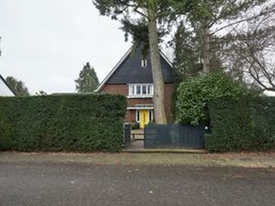 Villa, 2-onder-1-kapwoning te huur in Bussum