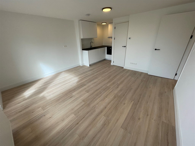 Appartement te huur Straatweg, Rotterdam