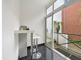 Huur 3 slaapkamer appartement van 185 m² in 's-Gravenhage