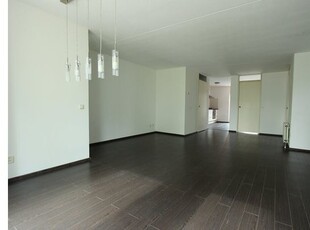 Huur 3 slaapkamer huis van 90 m² in Almere