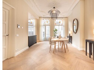 Huur 4 slaapkamer appartement van 153 m² in amsterdam