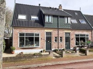 Woonhuis in Huizen met 4 kamers