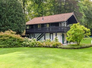 Woonhuis in Bloemendaal met 4 kamers