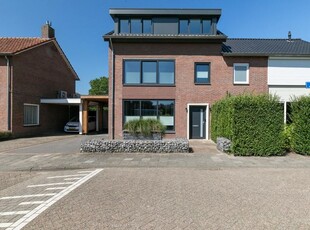 Schout van de Wouwstraat 6, Moergestel