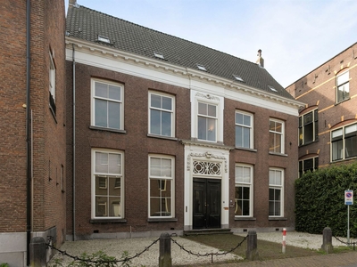 Ambtmanstraat 9 E