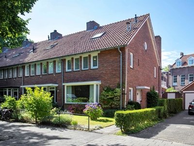 Burgemeester van Meursstraat 8