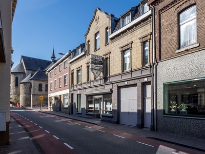 Dorpstraat 8