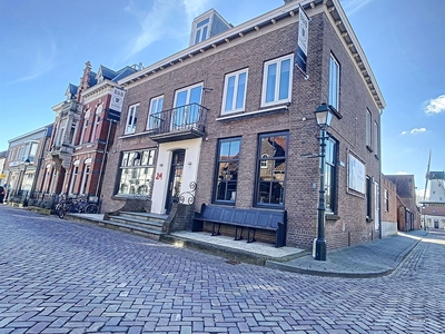 Koninginnestraat 24