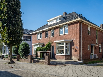 Spoorstraat 32