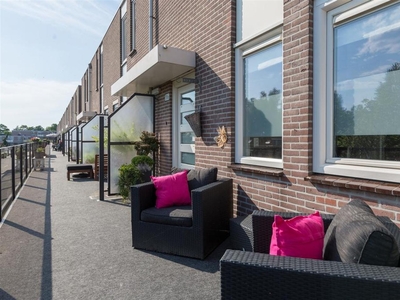 Woonhuis in Huizen met 4 kamers