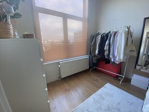 Appartement te huur Valkenboslaan, Den Haag