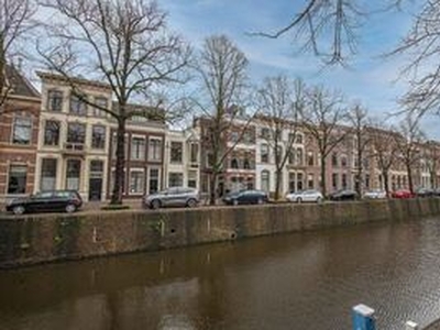 Grachtenpand, tussenwoning te huur in Gouda