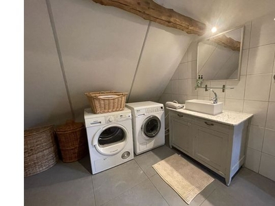 Huur 1 slaapkamer appartement van 105 m² in Maastricht