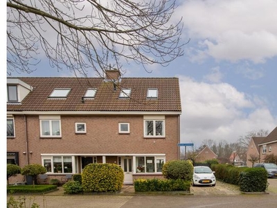 Huur 1 slaapkamer appartement van 125 m² in Beverwijk