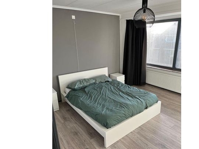 Huur 1 slaapkamer appartement van 150 m² in Heiloo