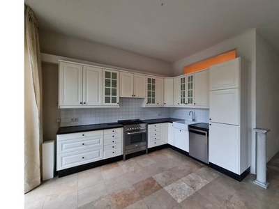 Huur 1 slaapkamer appartement van 90 m² in 's-Hertogenbosch