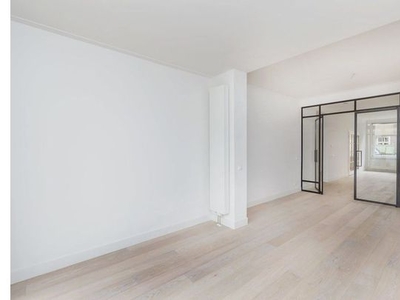 Huur 2 slaapkamer appartement van 104 m² in Amsterdam