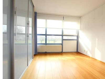 Huur 2 slaapkamer appartement van 105 m² in Amsterdam