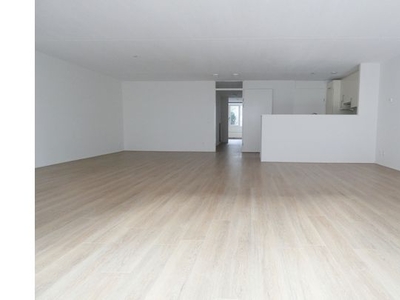 Huur 2 slaapkamer appartement van 114 m² in 's-Gravenhage