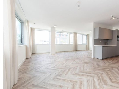 Huur 2 slaapkamer appartement van 132 m² in Amsterdam