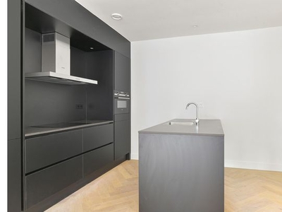 Huur 2 slaapkamer appartement van 138 m² in 's-Gravenhage