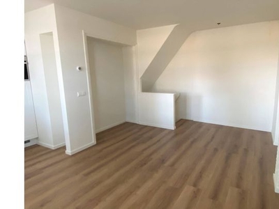 Huur 2 slaapkamer appartement van 40 m² in Amsterdam