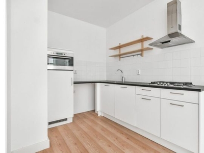 Huur 2 slaapkamer appartement van 47 m² in Amsterdam