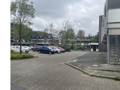 Huur 2 slaapkamer appartement van 59 m² in Barendrecht