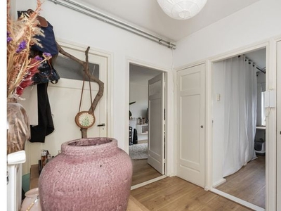 Huur 2 slaapkamer appartement van 67 m² in Den Haag