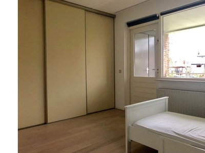 Huur 2 slaapkamer appartement van 67 m² in Hilversum