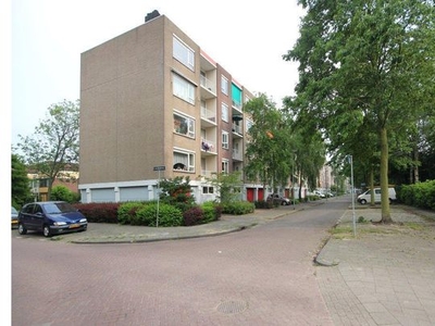 Huur 2 slaapkamer appartement van 71 m² in Vlaardingen