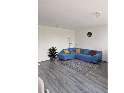 Huur 2 slaapkamer appartement van 72 m² in Almere