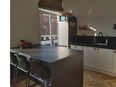 Huur 2 slaapkamer appartement van 80 m² in Amsterdam