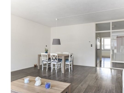 Huur 2 slaapkamer appartement van 95 m² in 's-Gravenhage