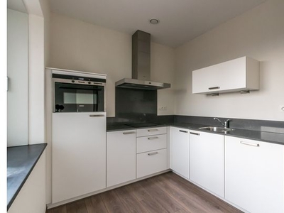 Huur 2 slaapkamer appartement van 97 m² in Rotterdam