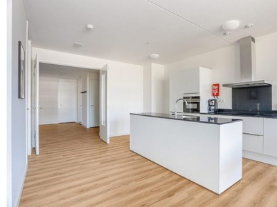 Huur 3 slaapkamer appartement van 132 m² in Rotterdam