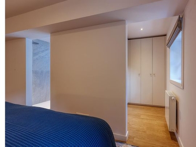 Huur 3 slaapkamer appartement van 160 m² in 's-Gravenhage