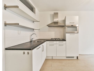 Huur 3 slaapkamer appartement van 48 m² in Amsterdam