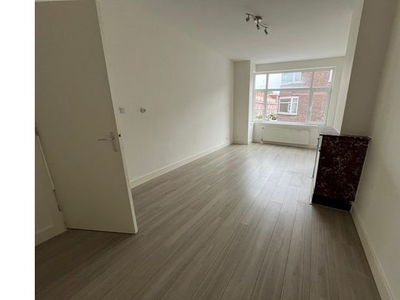 Huur 3 slaapkamer appartement van 67 m² in 's-Gravenhage