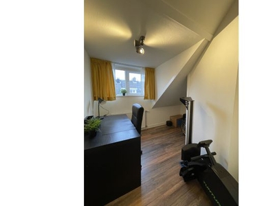 Huur 3 slaapkamer appartement van 90 m² in Rotterdam