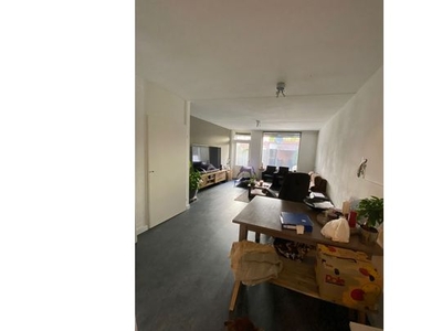 Huur 3 slaapkamer huis van 98 m² in Tilburg