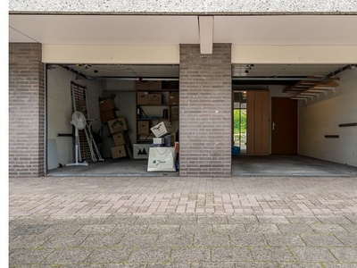 Huur 4 slaapkamer appartement van 229 m² in Eindhoven