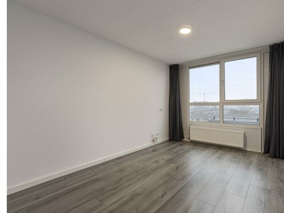 Huur 4 slaapkamer appartement van 85 m² in Amsterdam