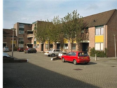 Huur 4 slaapkamer appartement van 85 m² in Capelle aan den IJssel