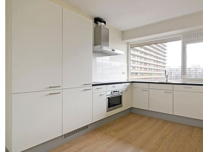 Huur 4 slaapkamer appartement van 94 m² in Delft